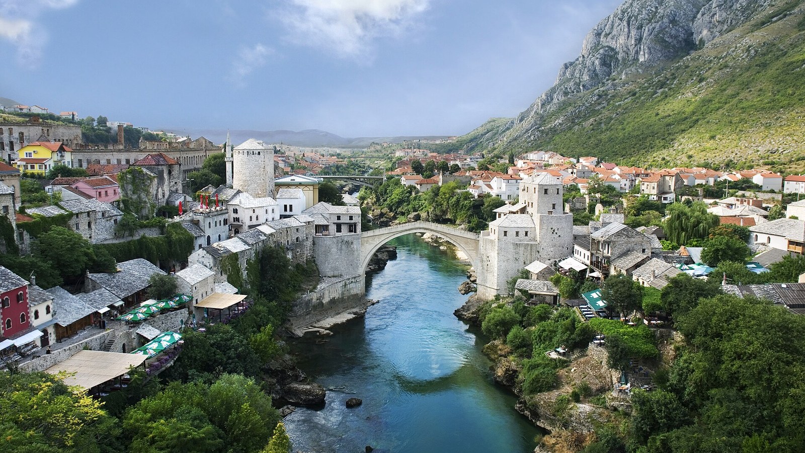 Stari Most, the rebuilt Ottoman stone bridge over the Neretva river in Mostar, Bosnia